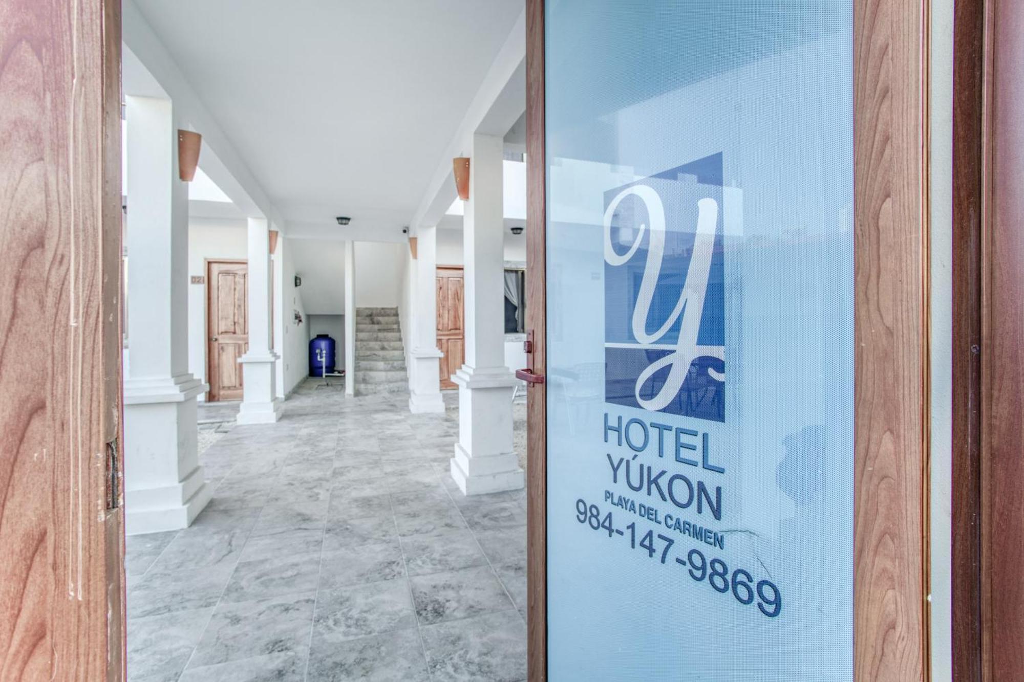 Capital O Hotel Yukon Playa del Carmen Exteriör bild
